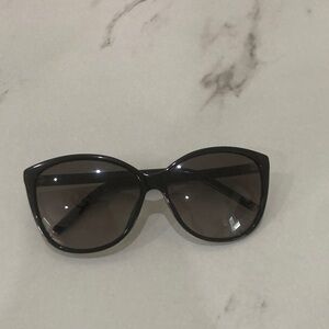 Women's Black Cat-Eye Sunglasses - Sleek Fashion Accessory